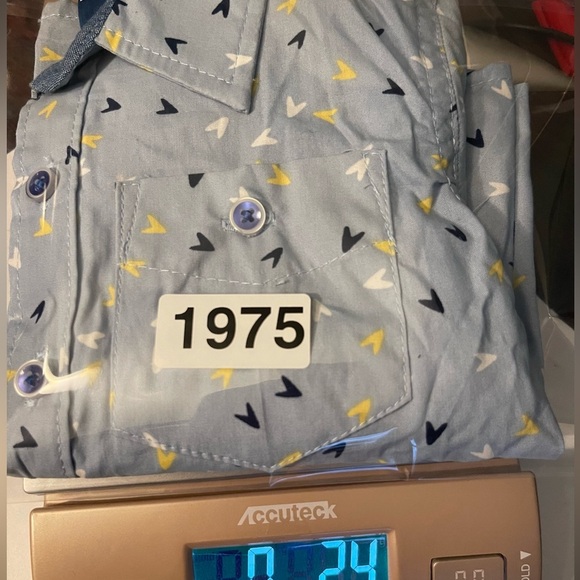 Perry Ellis Boy | Blue button down shirt with hearts | Size 24 Months # 1975 - Picture 7 of 7